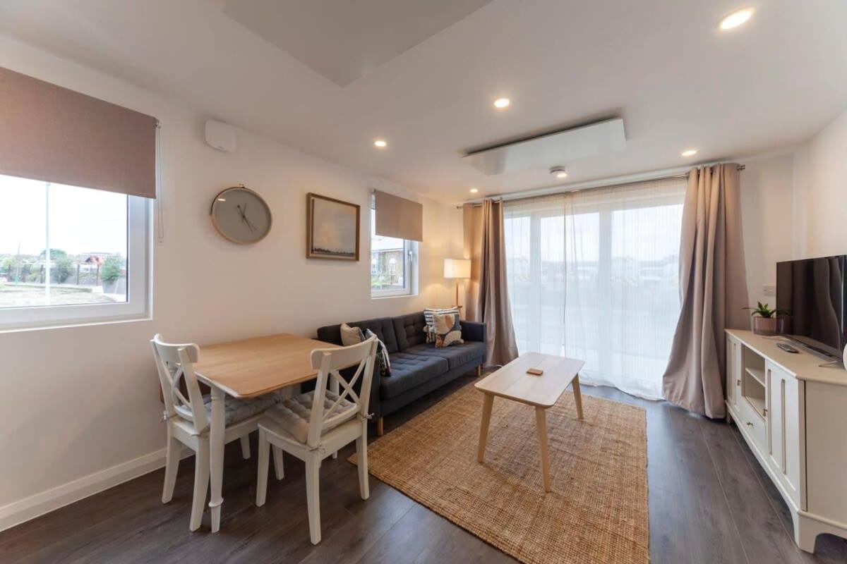 Contemporary 1 Bedroom Apartment In Ashford Ashford  Dış mekan fotoğraf