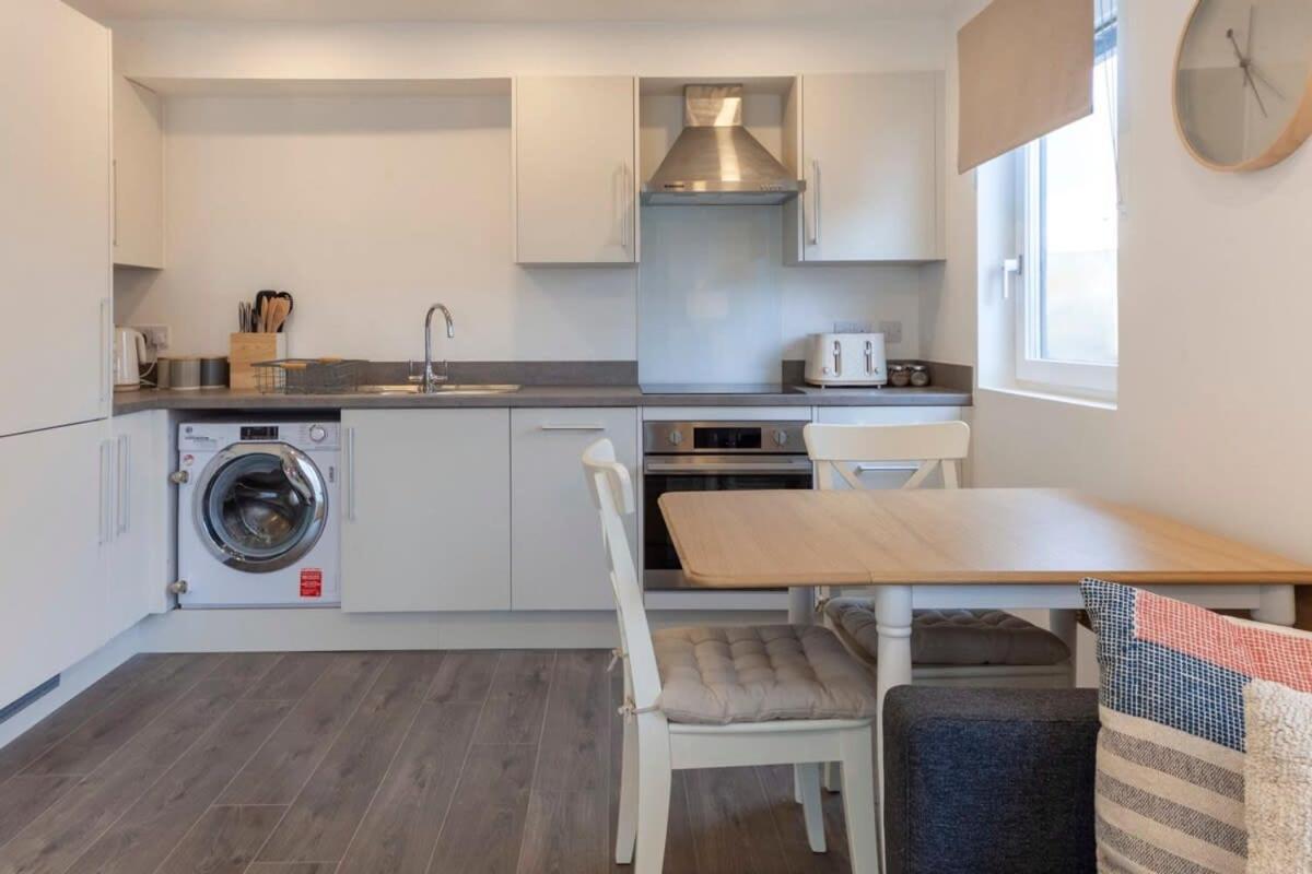 Contemporary 1 Bedroom Apartment In Ashford Ashford  Dış mekan fotoğraf
